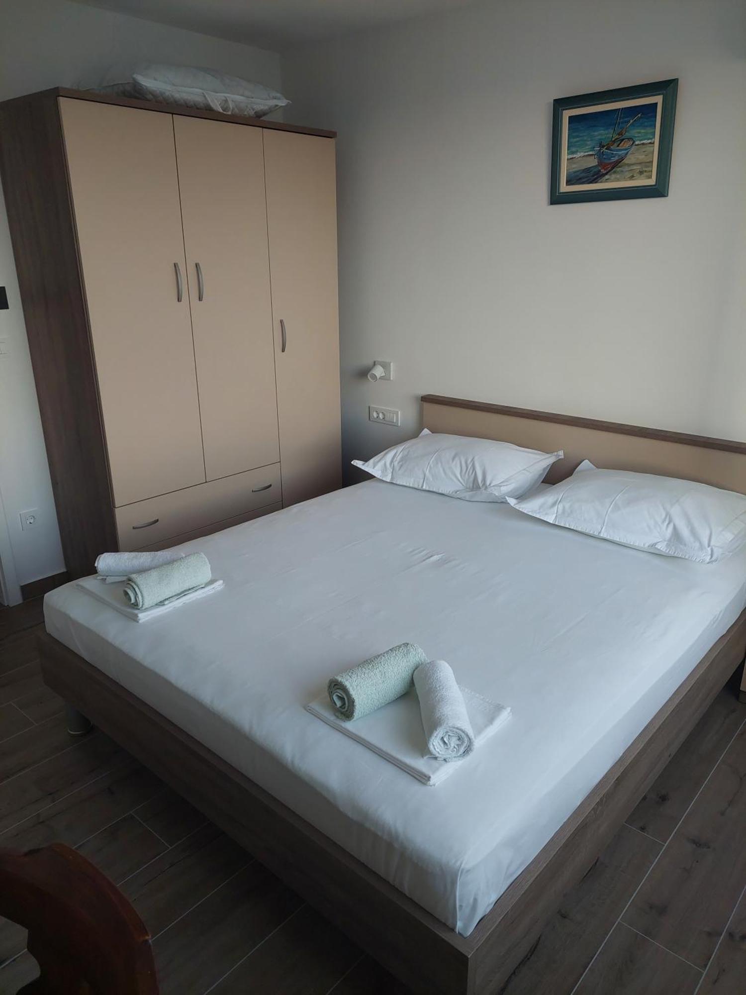 Apartman Njavro Podgora Exterior foto
